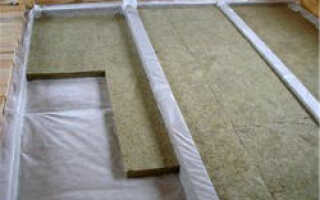 Процесс утепления межэтажного перекрытия по деревянным балкам