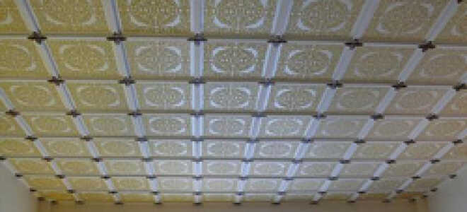Чем удобна потолочная плитка из пенополистирола?