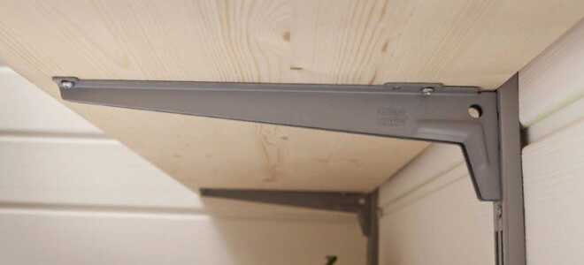 Как повесить полку на слабую стену?