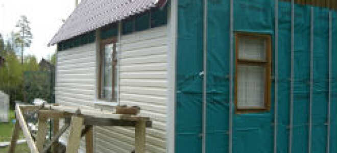 Сколько стоит обшивка дома сайдингом с утеплением?