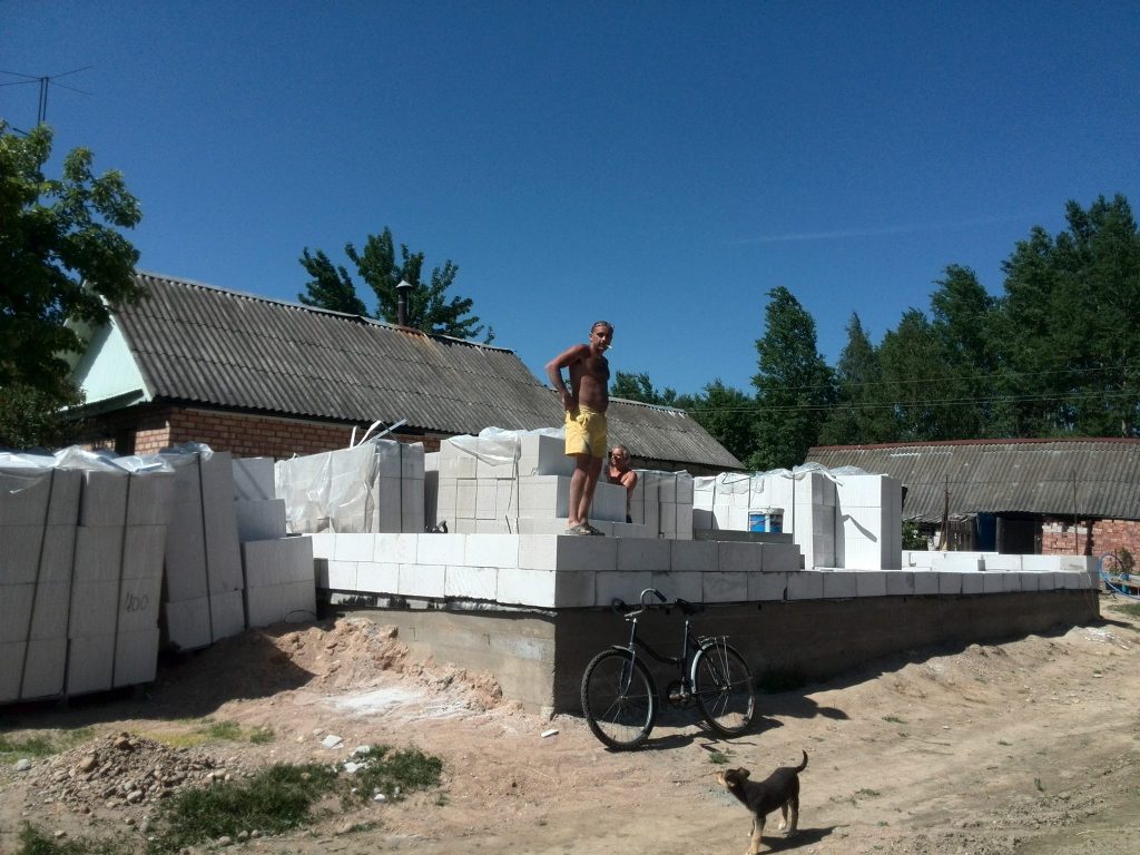 Дом, построенный «в одни руки». От проекта до внутренней отделки — за 7 месяцев и 11 000$