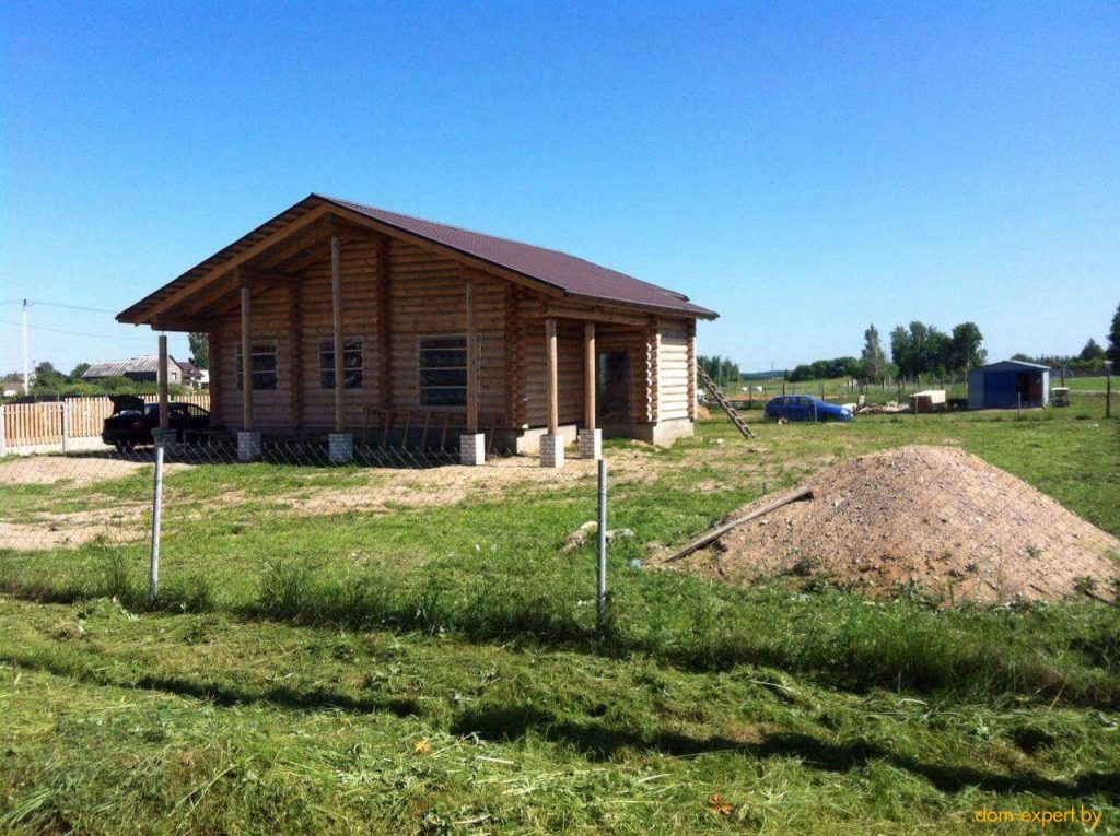 Купили участок со всеми коммуникациями, а оказался — без них! Плюнули, и построили уникальный дом.