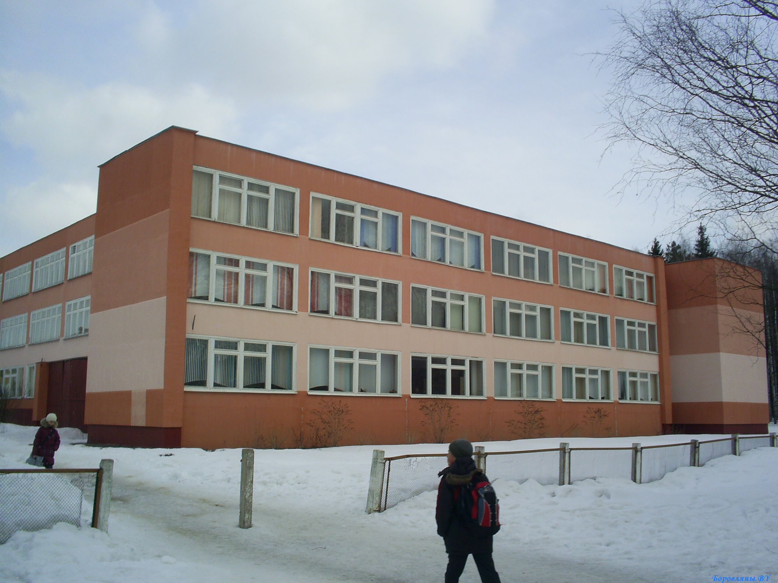 Школы минского района. Обзор учреждений в самых популярных направлениях