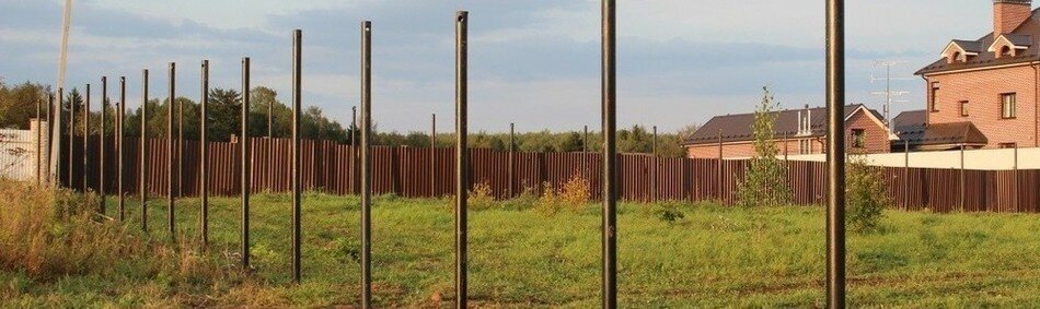 Забор и калитка из профлиста: быстро и доступно